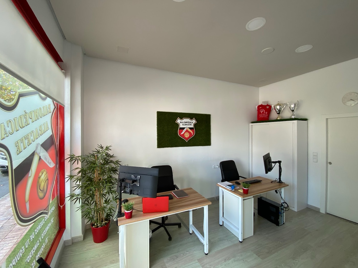 Interior de la sede del CD Balompédica